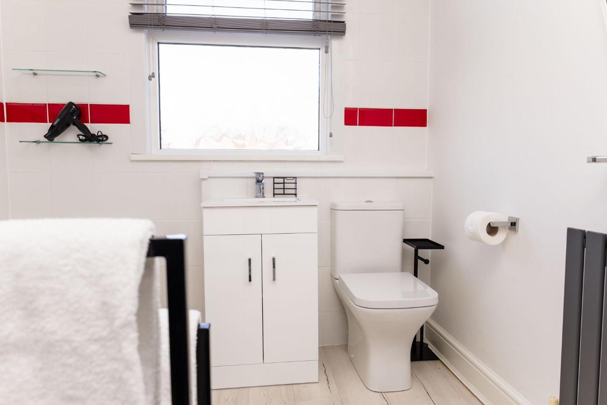 Muriel Retreat - Central Location - Free Parking, Fast Wifi, Smarttv With Netflix By Yoko Property Villa Redcar Luaran gambar